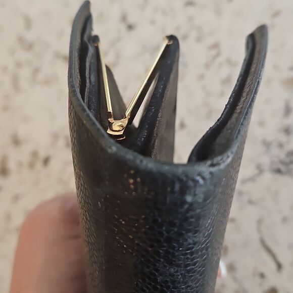 Chanel Caviar Timeless CC Black Leather Wallet with Kisslock Closure - Picture 14 of 17